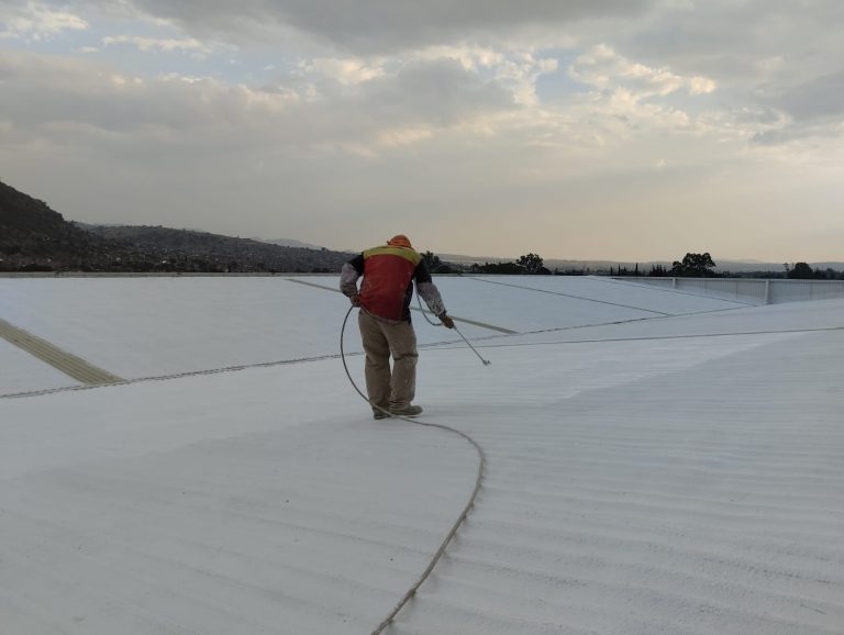 Aislamiento térmico con espuma de poliuretano proyectada, proyecto de AEPSA México